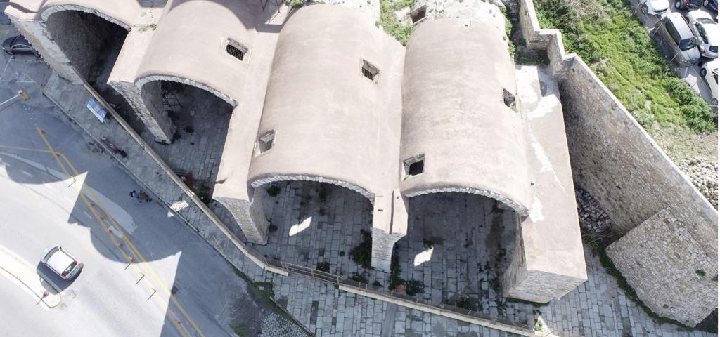 Ξεκινά η αποκατάσταση των Νεωρίων του ενετικού λιμένα Ηρακλείου Ξεκινά η αποκατάσταση των Νεωρίων του ενετικού λιμένα Ηρακλείου